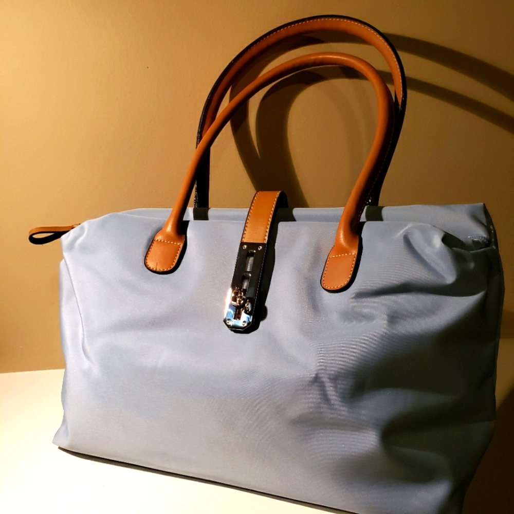 Tote bag.